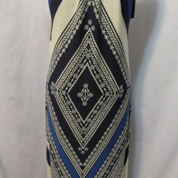 QED LONDON MAXI DRESS - Picture 3 of 3